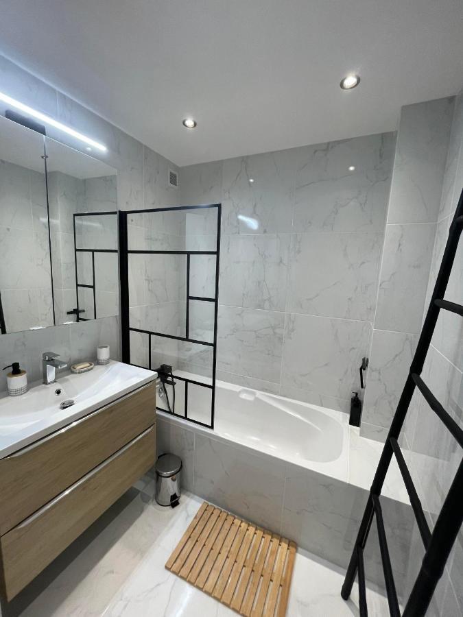Comfortable Apartment With Parking - Antibes Riviera Ngoại thất bức ảnh